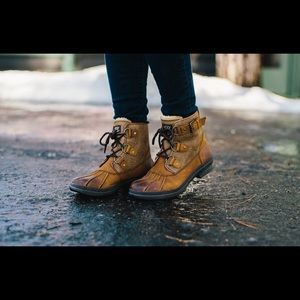 UGG Womens Cecile Winter Boots